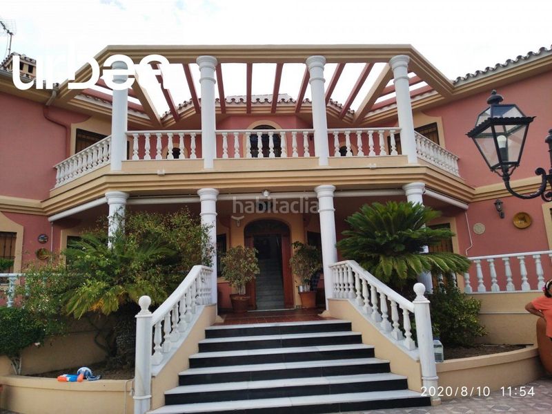 Foto 2b8897e2-5926-4c54-b98c-55dc1f60286b. Chalet increíble chalet independiente Los Álamos!! en Torremolinos