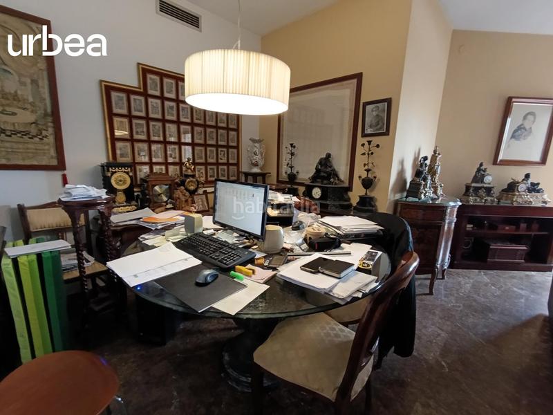 Foto 57e5c024-5b1c-419d-a663-af6bed7d12c2. Piso gran piso en zona avenida andalucia con 4 habs antes 5 en Málaga