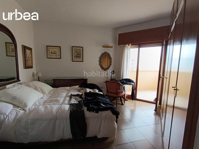 Foto c2f77fb0-81cd-4d5b-887f-8c7073d5035e. Piso gran piso en zona avenida andalucia con 4 habs antes 5 en Málaga