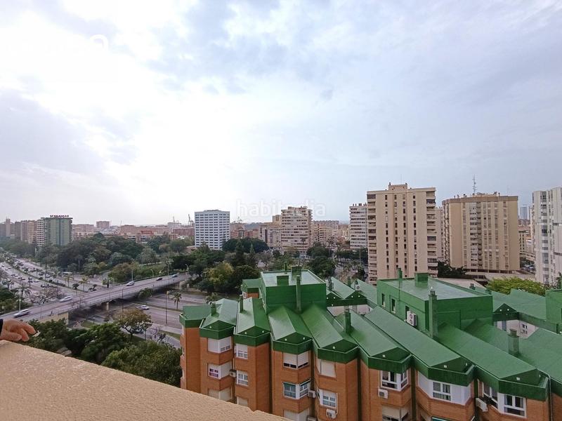 Foto d3236734-ae22-4a12-96e7-7a26f8e2302a. Piso gran piso en zona avenida andalucia con 4 habs antes 5 en Málaga