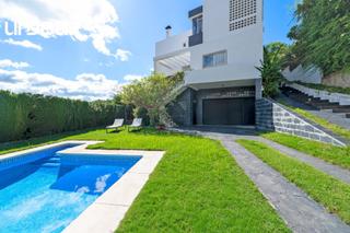 Xalet a Cerrado de Calderón - Hacienda Paredes. Estupendo chalet con piscina