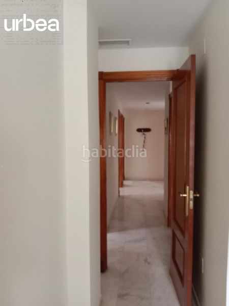 Foto b8ce72d8-bc38-4e9d-b69f-a038b11a5b4b. Pis amb calefacció piscina a Los Álamos Torremolinos