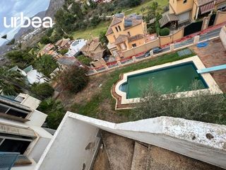 Chalet à El Candado. Chalet independiente  con vistas,  piscina y garaje