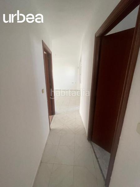 Foto 1b99e372-d0fc-425f-bd99-296f5ff87c47. Piso estupendo pisos en planta alta en el torcal. en Málaga