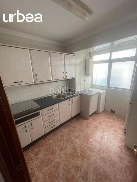 Foto 4c62b637-200a-4782-972e-db19aadfa676. Piso estupendo pisos en planta alta en el torcal. en Málaga