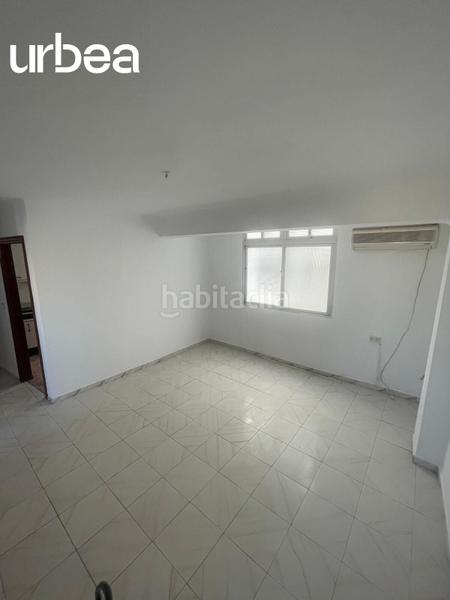 Foto 5d9fc4fe-c417-4c34-87ef-16740c526d05. Piso estupendo pisos en planta alta en el torcal. en Málaga