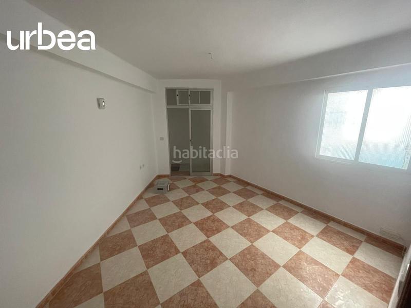 Foto 7952df5f-273d-4c34-8454-a9d541830f22. Piso estupendo pisos en planta alta en el torcal. en Málaga