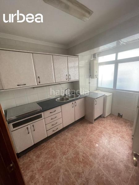 Foto f2b14749-1222-48a7-834c-fbaebb9848ec. Piso estupendo pisos en planta alta en el torcal. en Málaga