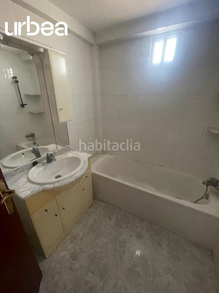 Foto f3ab5c20-89be-46f1-90a2-713bcf152ea2. Piso estupendo pisos en planta alta en el torcal. en Málaga