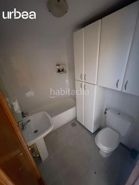 Foto 39a65b0d-6a42-4417-8abd-0acc5238b364. Piso vivienda a tan solo 200 metros de la playa en urbanizacion con piscina comunitaria en Málaga