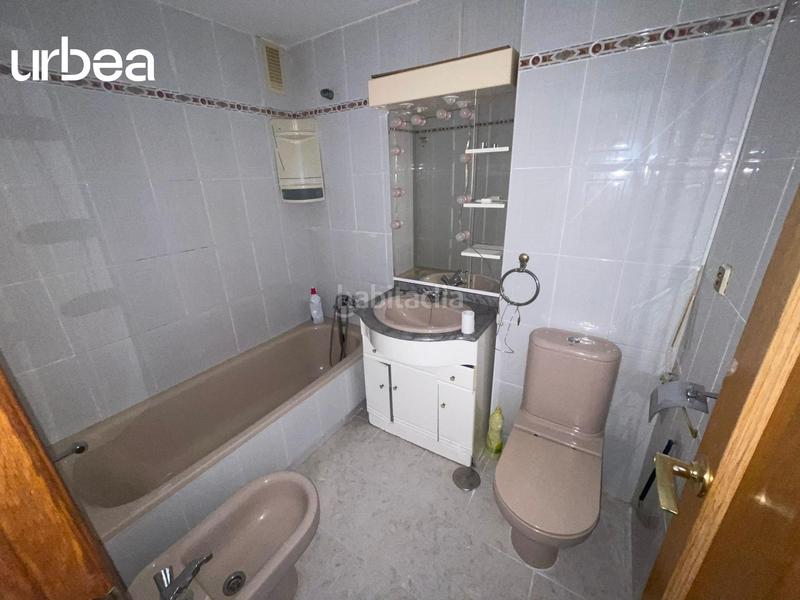 Foto 85a58d78-ba41-49d0-bc04-20b0e6288c6e. Piso vivienda a tan solo 200 metros de la playa en urbanizacion con piscina comunitaria en Málaga