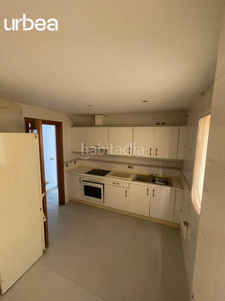 Foto a0f557fe-988b-4225-9f9d-ef79d9e02867. Piso vivienda a tan solo 200 metros de la playa en urbanizacion con piscina comunitaria en Málaga