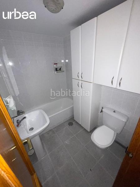 Foto bf645e9b-41a1-4c8f-bc09-1625ae58609f. Piso vivienda a tan solo 200 metros de la playa en urbanizacion con piscina comunitaria en Málaga