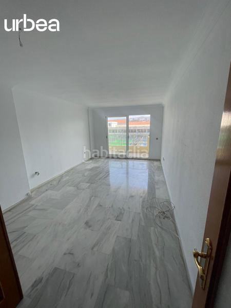 Foto da656d13-9827-4d96-9fad-bb1b4f9d5a41. Piso vivienda a tan solo 200 metros de la playa en urbanizacion con piscina comunitaria en Málaga