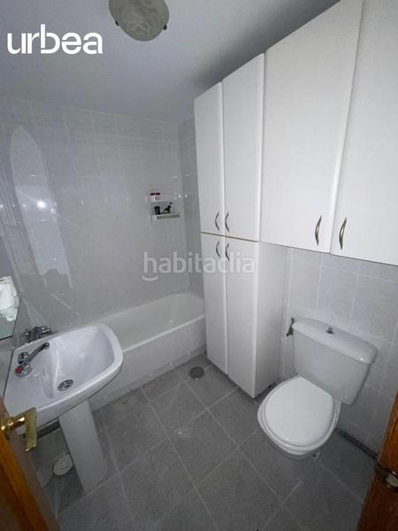 Foto e7519347-69b7-469e-8537-5e12c3eea5f6. Piso vivienda a tan solo 200 metros de la playa en urbanizacion con piscina comunitaria en Málaga