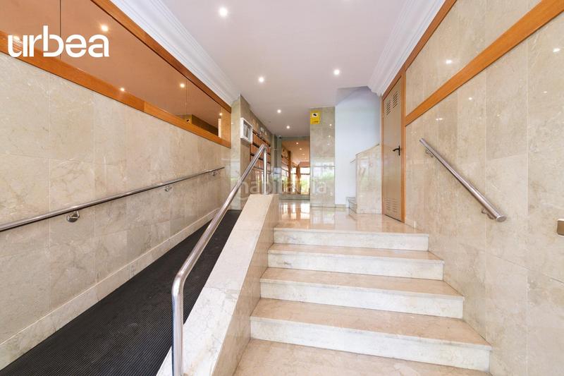 Foto e72c46a7-a727-4d8f-9722-e6a54e41f726. Pis amb calefacció aparcament piscina a Paseo Marítimo Oeste - Pacífico Málaga