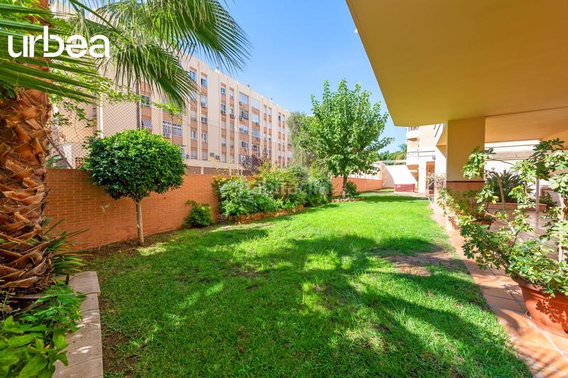 Foto f39bf3e9-30a7-4330-9858-2cffd217553a. Pis amb calefacció aparcament piscina a Paseo Marítimo Oeste - Pacífico Málaga