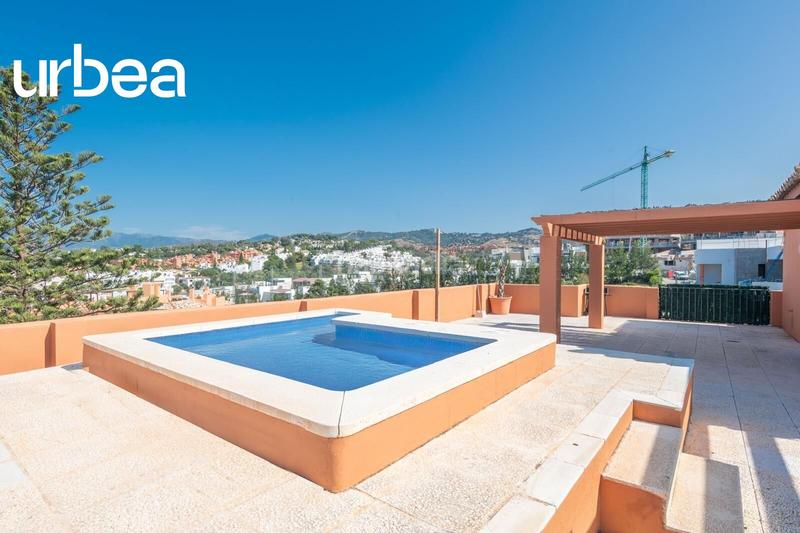Foto 546bdc21-7a3e-4884-8fee-06f2114fc4b8. Àtic amb piscina a Cabopino - Artola Marbella