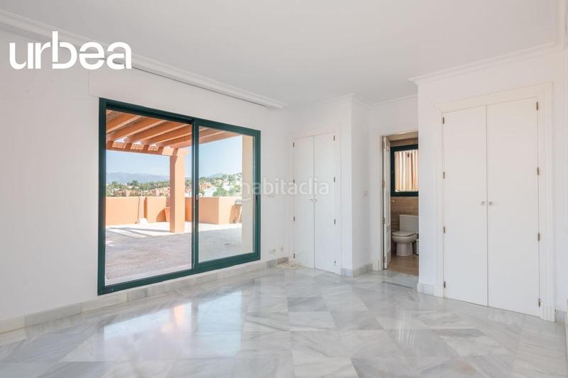 Foto 558ca7cc-c71c-45e7-a72d-b2a08d0d6e97. Àtic amb piscina a Cabopino - Artola Marbella