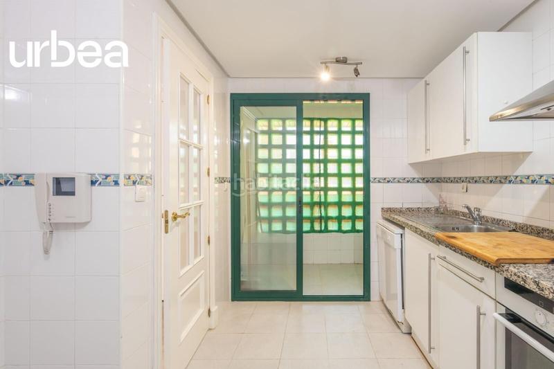 Foto 8c702bda-47e3-4dd5-b29b-ffcff2b9c88f. Àtic amb piscina a Cabopino - Artola Marbella