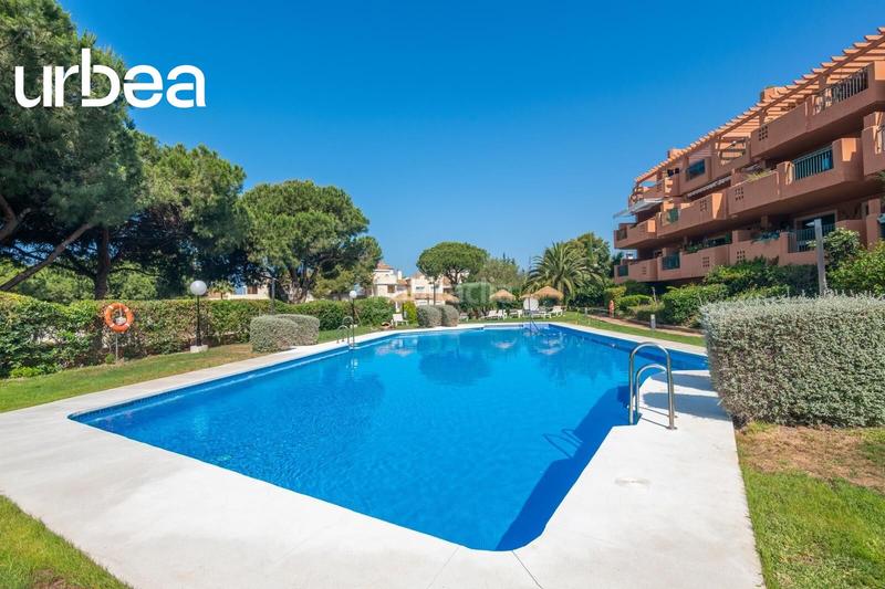 Foto 916b171f-64a1-4ecc-8fcc-53dc26efa640. Àtic amb piscina a Cabopino - Artola Marbella