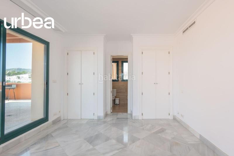 Foto a1b5b520-4c79-4153-b3a2-bd6831a33c2a. Àtic amb piscina a Cabopino - Artola Marbella