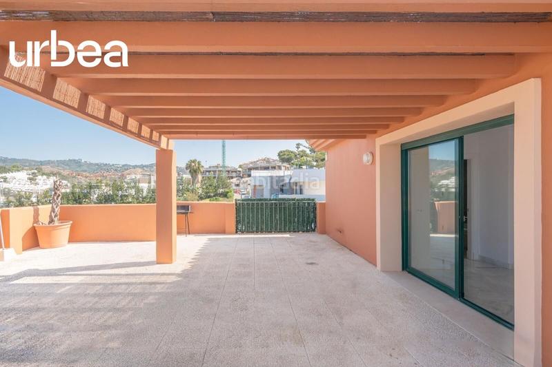 Foto d485a746-9154-47f8-a967-2dfa436e7178. Àtic amb piscina a Cabopino - Artola Marbella