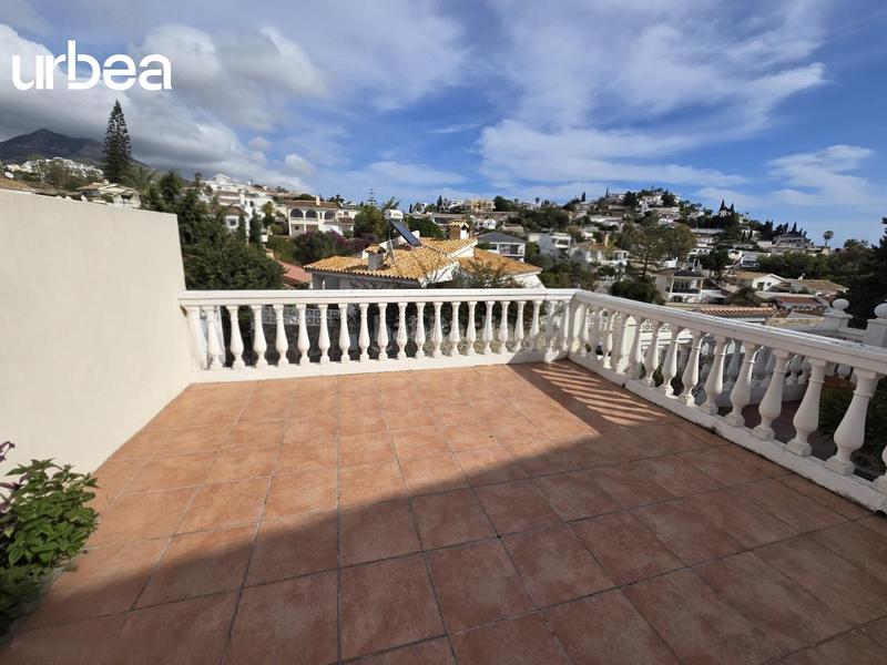 Foto cc2a695b-a7cc-479e-9897-317e9c19f098. Chalet mit parking pool in Torremuelle Benalmádena