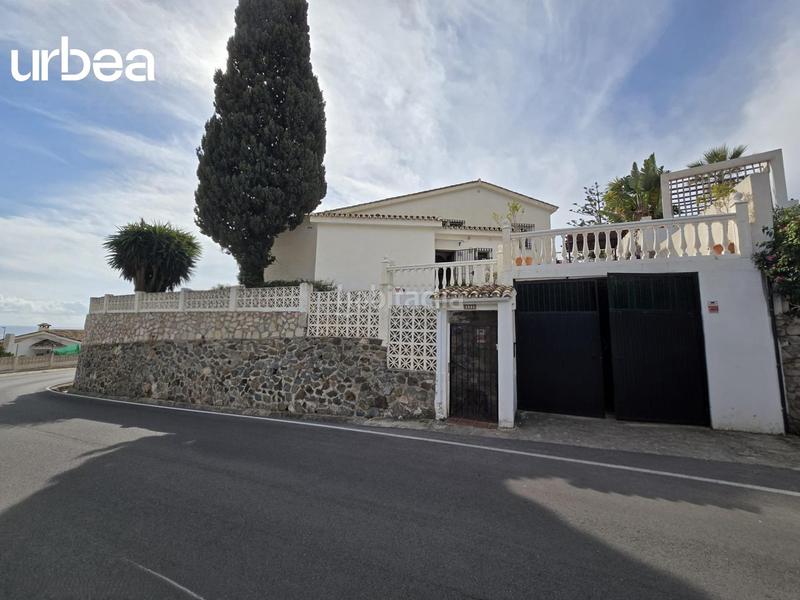 Foto fa73456a-94b9-4544-be1f-996373cab99a. Chalet avec parking piscine dans Torremuelle Benalmádena