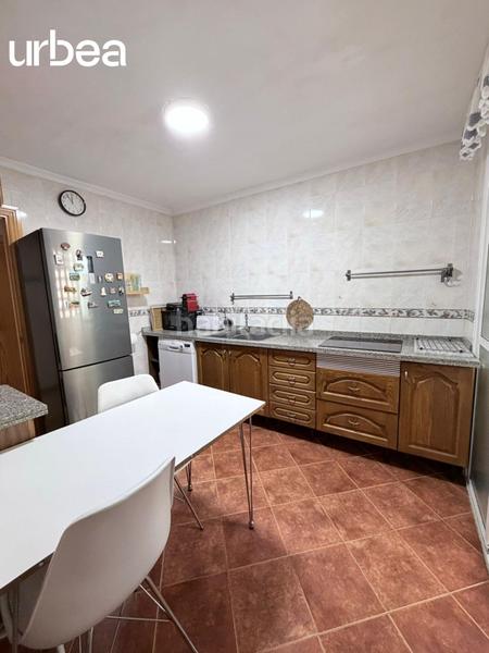 Foto 98a32496-60d0-4012-ad1d-70cc35d10198. Piso amplio piso en carretera de cadiz en Girón - Las Delicias Málaga