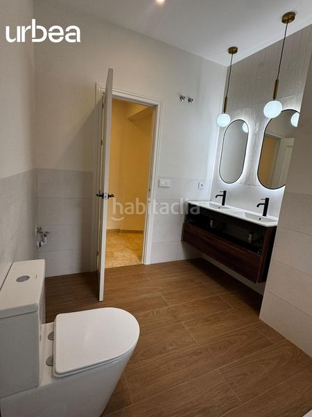Foto 48d61687-54bf-44d0-9b58-aaee413c42b5. Pis a calle mendez nuñez 2 a Centro Histórico Málaga