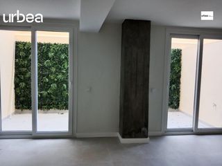 Duplex à El Ejido. Oportunidad única amplio piso en el corazón de málaga por 410.00