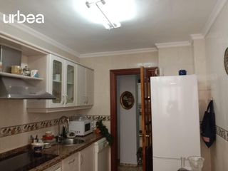 Appartamento in El Ejido. Mágnifico piso  en capuchinos muy céntrico, luminoso  y con plaz
