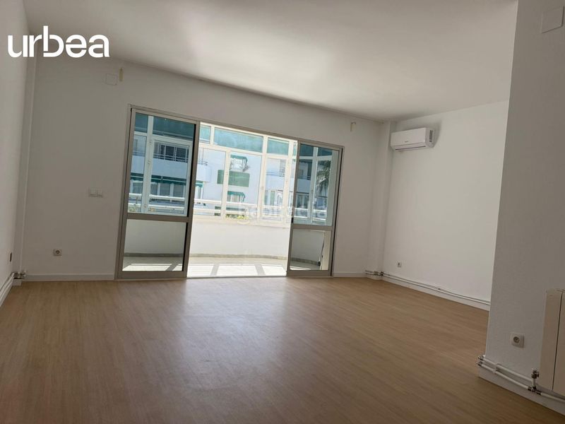 Foto c08b07e2-4740-42e3-8879-81b01bc48f52. Flat with heating parking in Limonar Málaga