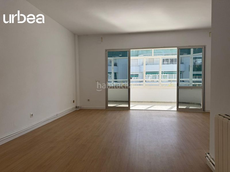 Foto c6c5d331-48bb-4af5-a3a5-0a72fc2a5fc6. Flat with heating parking in Limonar Málaga