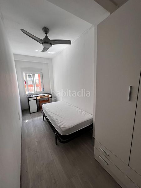 Foto b0a10182-3358-4a1d-997a-0a927ea45978. Piso en Santa Cristina - San Rafael Málaga