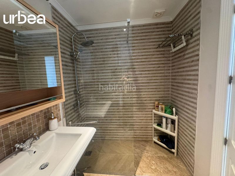 Foto e7fc3ef3-bae6-4c74-b7a8-07a27d805578. Location appartement avec piscine dans Guadalmar Málaga