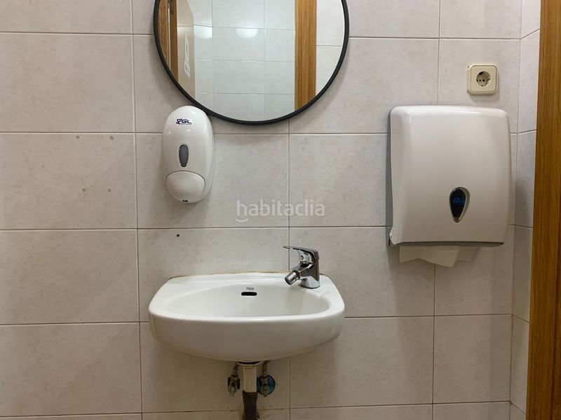 Foto f1081eba-385a-459f-9add-db1abb82a0b5. Local comercial amb calefacció a Cervelló