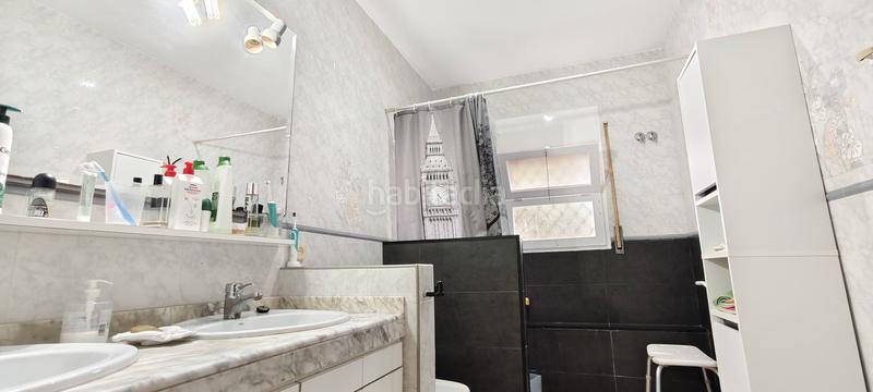 Foto 31ac96bc-3383-45cb-b2e3-1e0909892f10. Haus mit kamin heizung parking in Cervelló