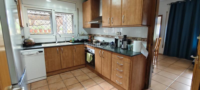 Foto ab621965-9299-4b88-a6bc-712cee6cf604. Haus mit kamin heizung parking in Cervelló