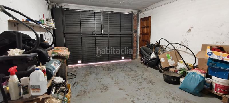 Foto cefaf5df-61f9-43ee-9a55-a5273ccde32c. Haus mit kamin heizung parking in Cervelló