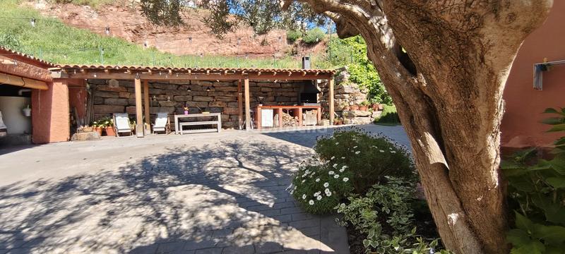 Foto e93cf481-7ad2-4073-89cc-9ce7bfc6b80c. Maison avec cheminée chauffage parking piscine dans Cervelló