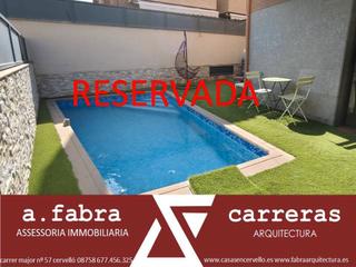 Casa aparellada a Cervell. Casa adosada en el centro del pueblo