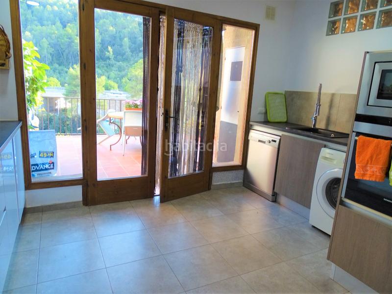 Foto 34d04587-1067-418e-af15-2fedeabd00a3. Haus mit heizung parking in Cervelló