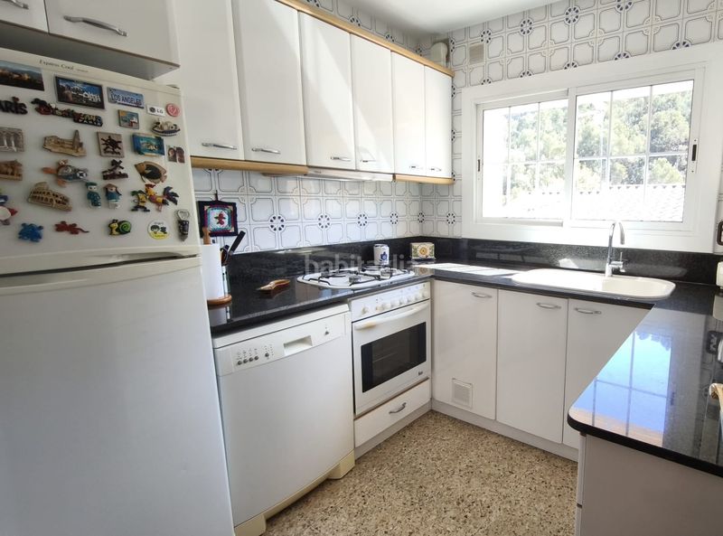 Foto 484c6dca-2d76-40cf-b9ed-67bd05a80ea2. Casa amb xemeneia calefacció aparcament piscina a Cervelló