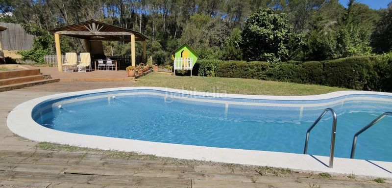 Foto a4f0849f-e6db-4a31-a94b-60fe2d7ab874. Casa amb xemeneia calefacció aparcament piscina a Cervelló