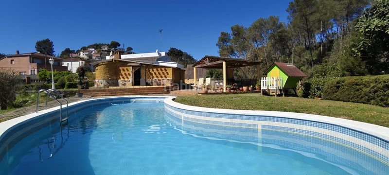 Foto e4efe2e7-27a5-4b3e-887a-190a98cda30b. Casa amb xemeneia calefacció aparcament piscina a Cervelló