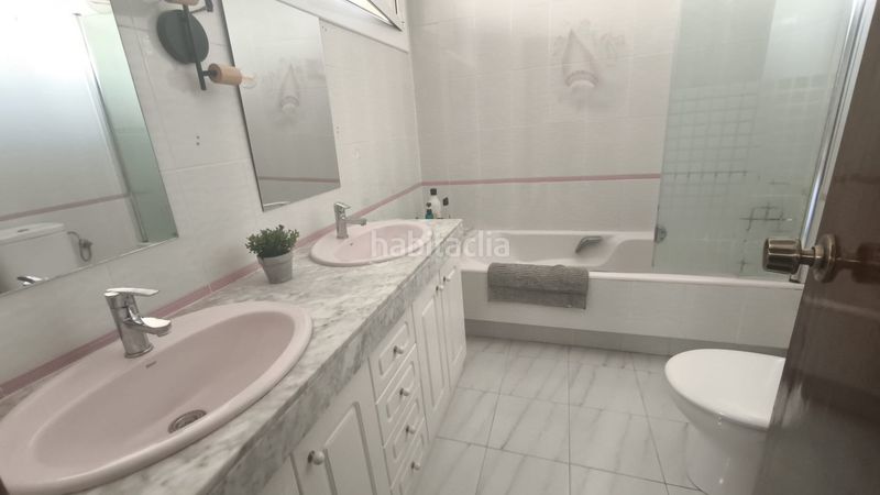 Foto be8067c0-9d86-4003-9e36-015a51ebcf50. Casa adossada amb calefacció aparcament a Cervelló