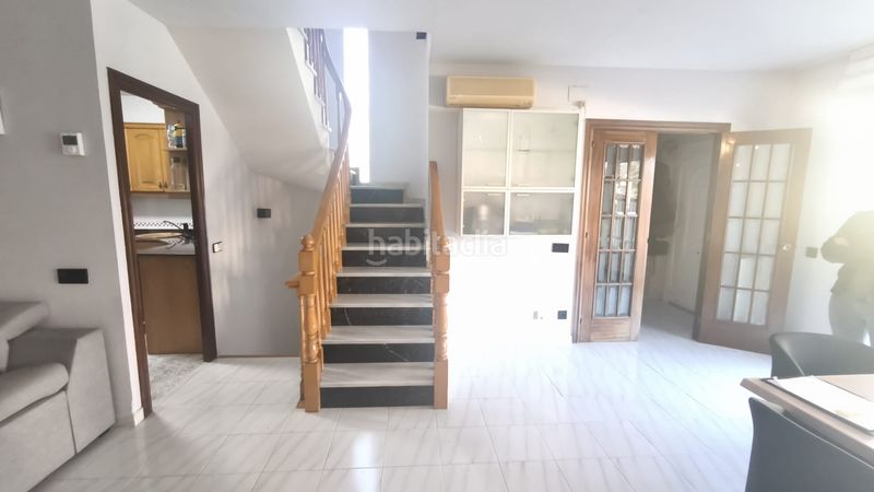 Foto f3b301dc-a6be-4a20-96b4-6508bd18205a. Casa adossada amb calefacció aparcament a Cervelló