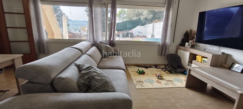 Foto 56cd4ddb-7a66-4322-87e6-56c738327a6e. Casa amb xemeneia calefacció aparcament a Cervelló
